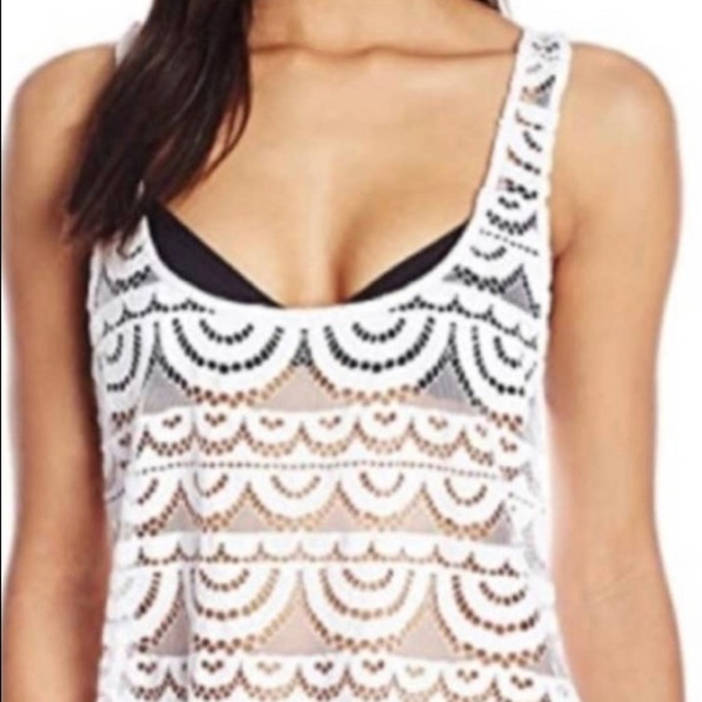 NWT PilyQ Water Lily Lace Tank!